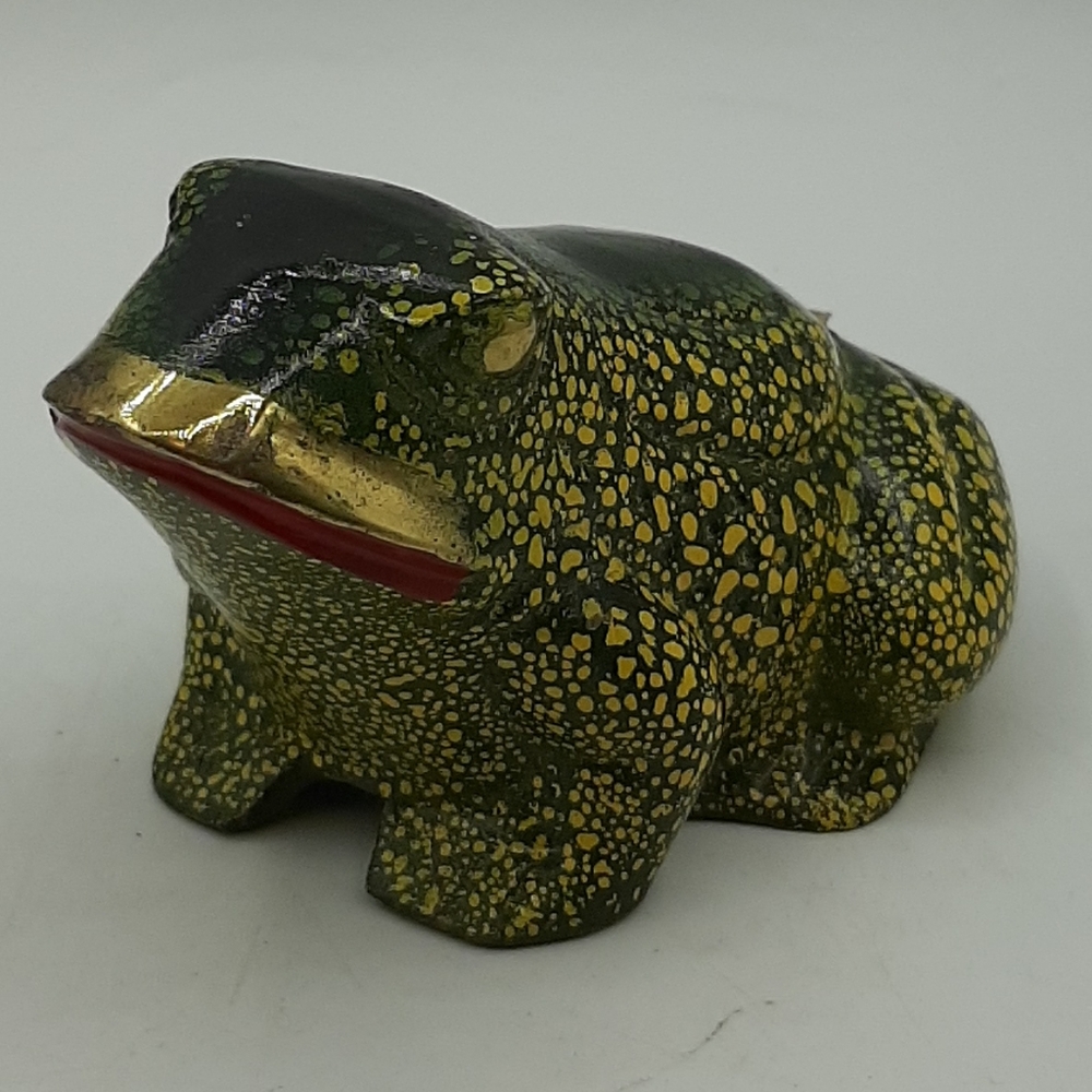 Vintage Hand Painted Speckled Green Brass Frog Hollow Paperweight Decor India